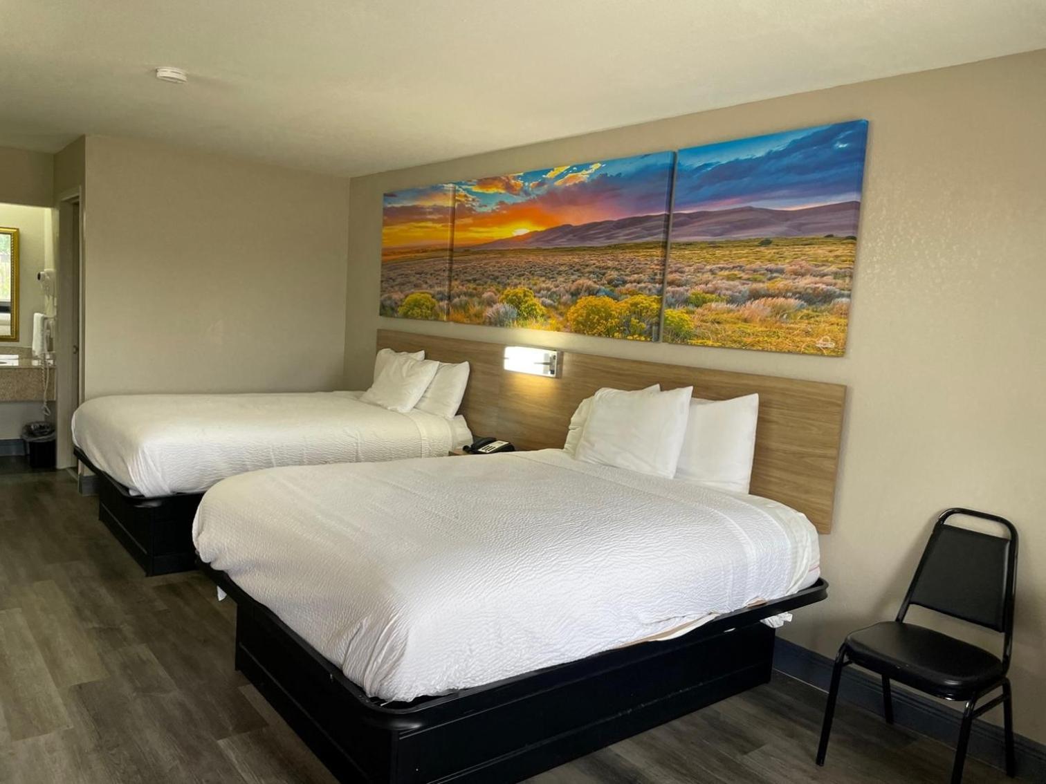 Days Inn By Wyndham San Antonio Southeast Frost Bank Center Ngoại thất bức ảnh