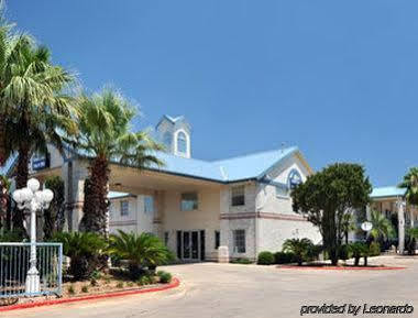 Days Inn By Wyndham San Antonio Southeast Frost Bank Center Ngoại thất bức ảnh